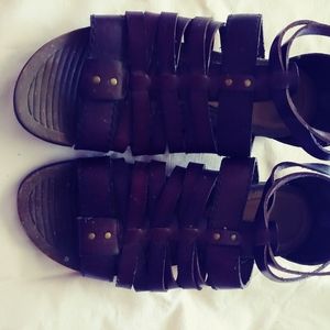 Bass brown sandals size 6.